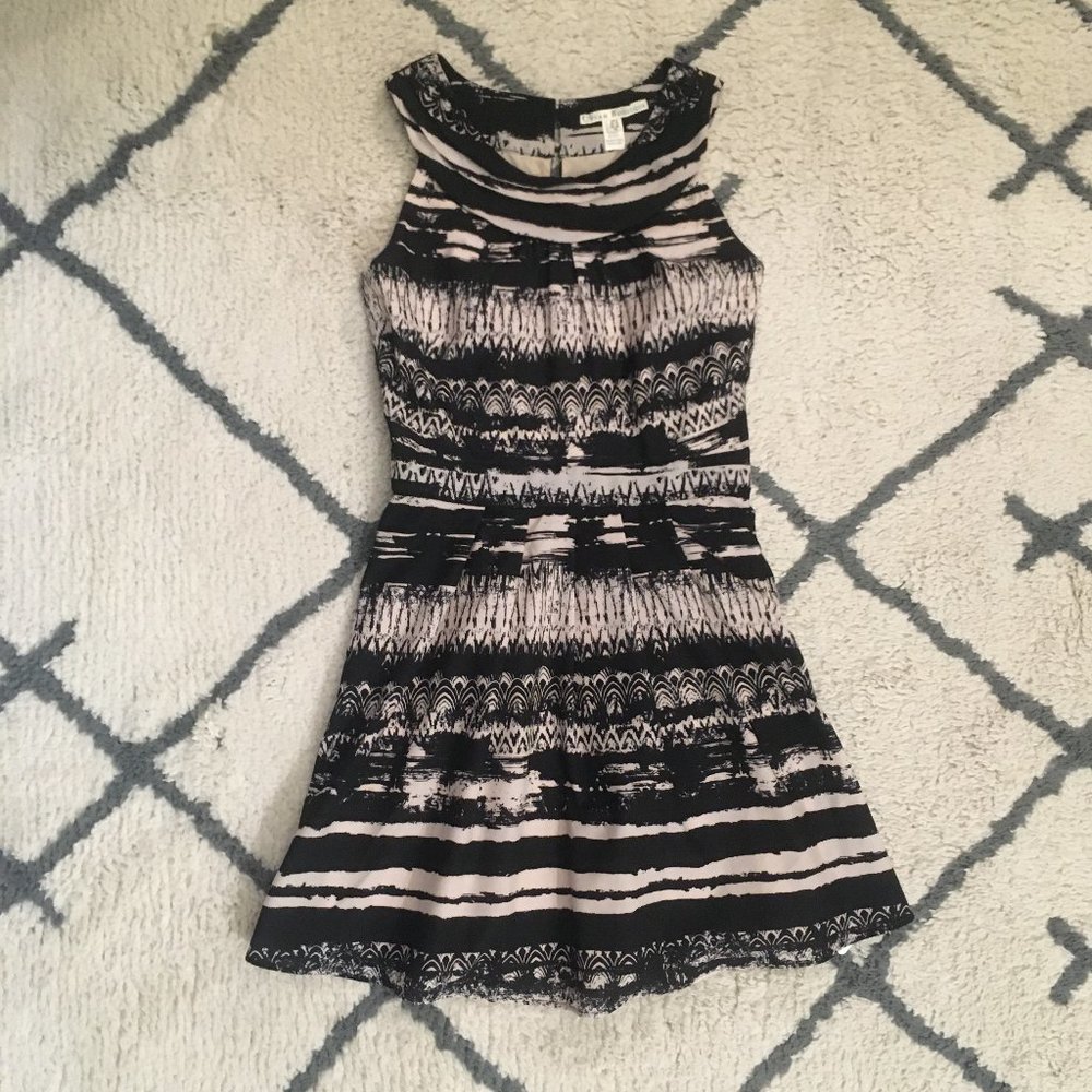 Abstract print sleeveless dress